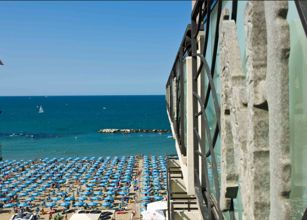 hotelnegrescocattolica it offerta-primo-maggio-cattolica-hotel-vicino-all-acquario 006