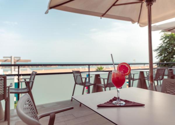 hotelnegrescocattolica en may-1st-offer-cattolica-hotel-near-the-aquarium 004