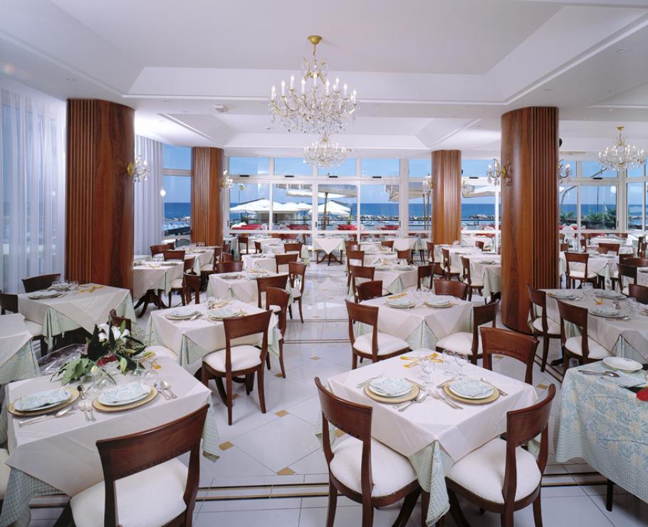 hotelnegrescocattolica fr restaurant 010