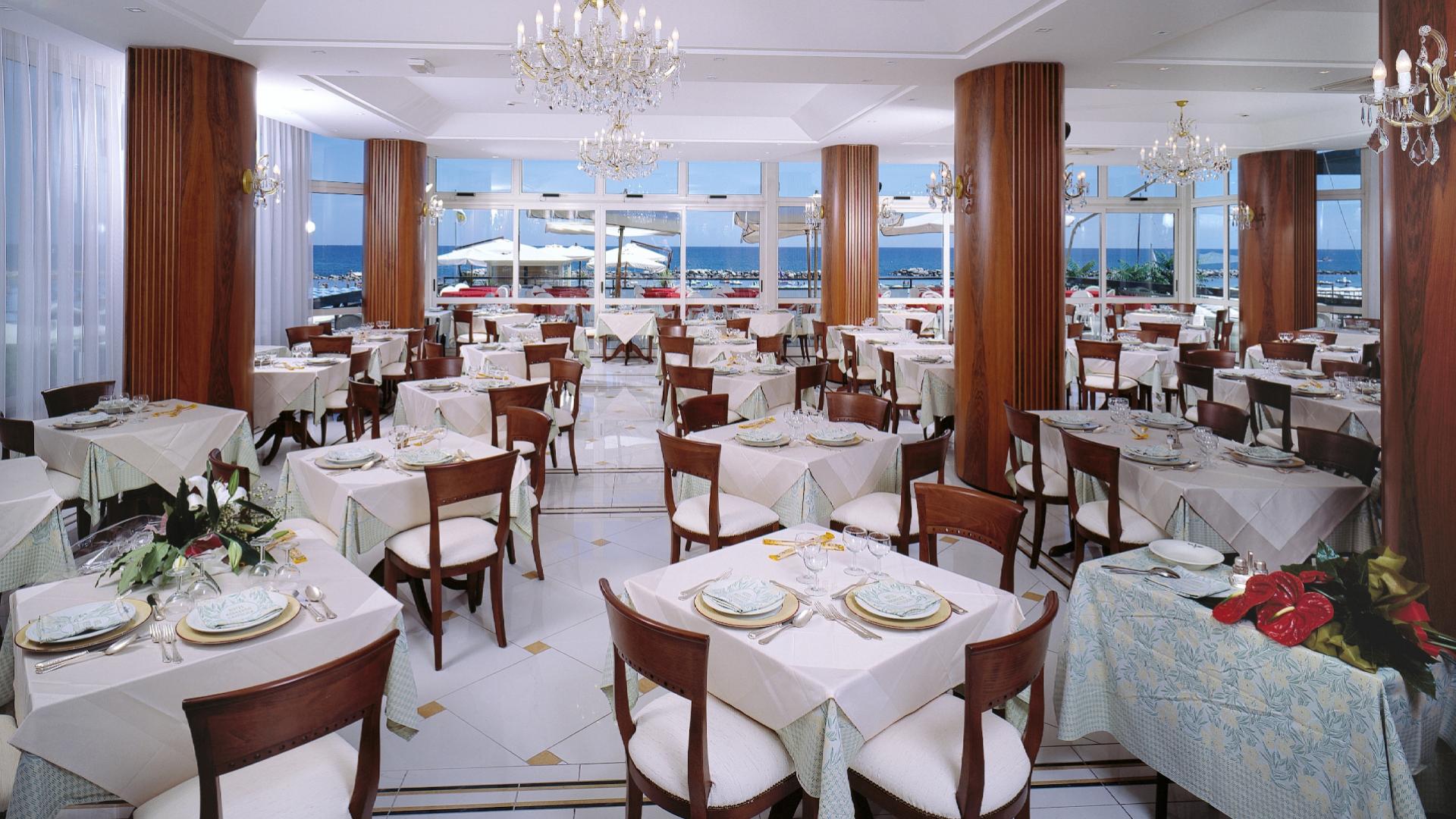 hotelnegrescocattolica fr restaurant 004