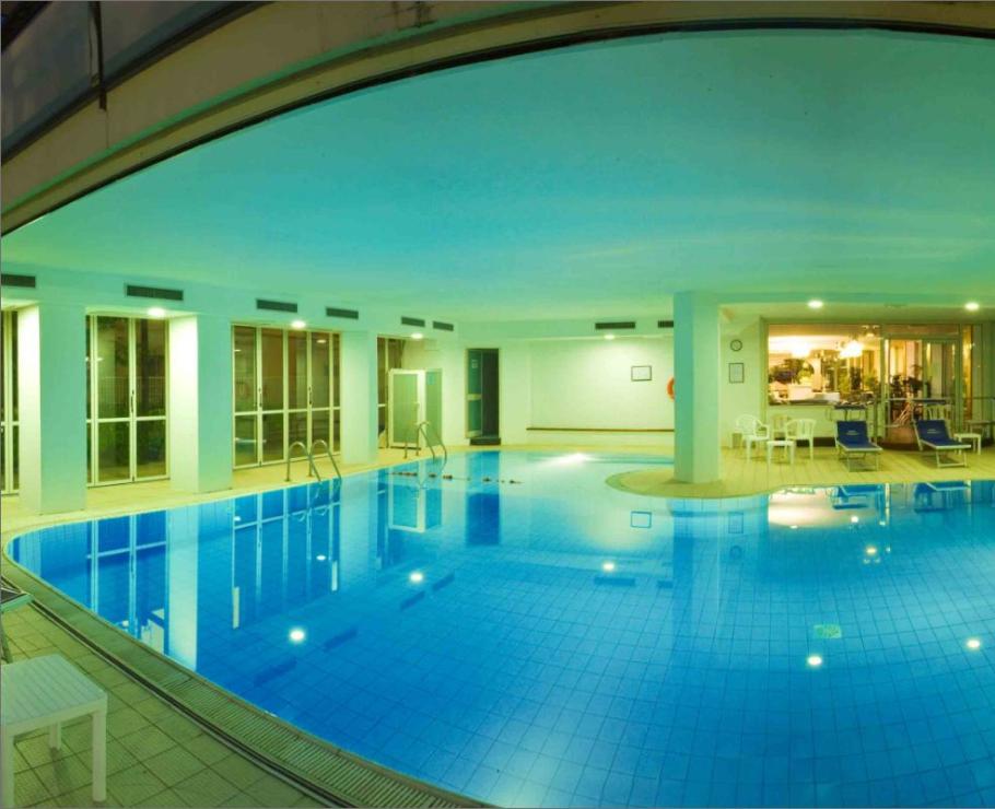 hotelnegrescocattolica en pool 010
